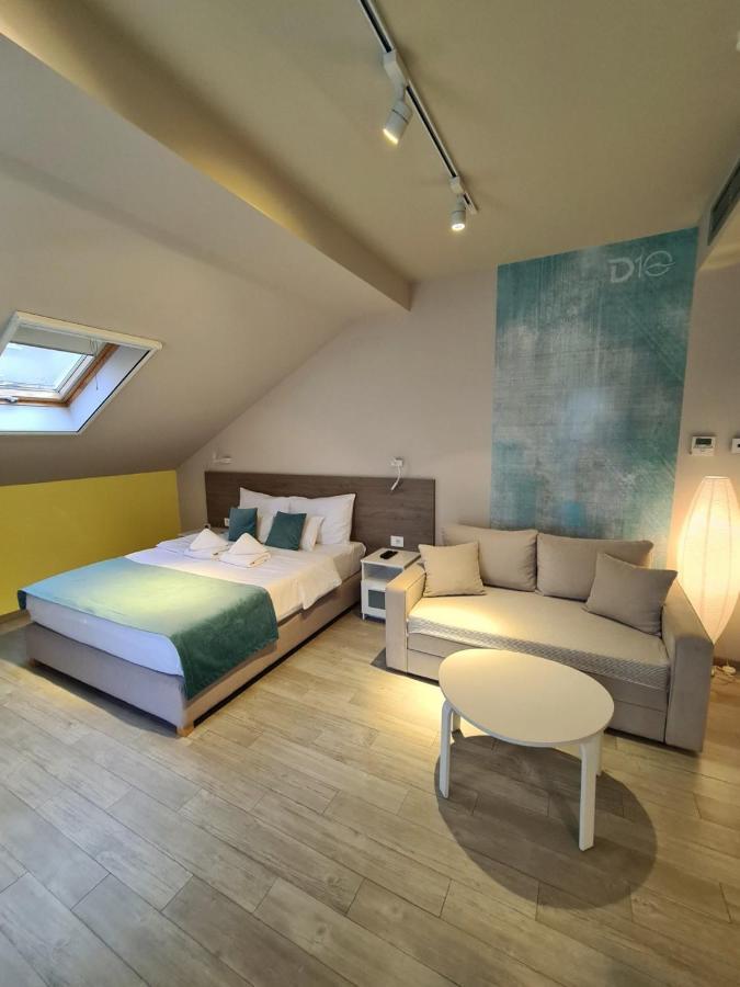 Garni Hotel D10 เบลเกรด ภายนอก รูปภาพ