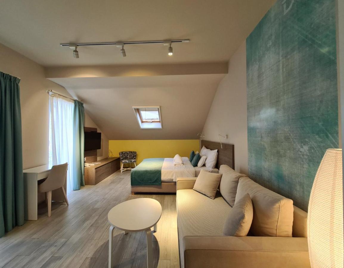Garni Hotel D10 เบลเกรด ภายนอก รูปภาพ